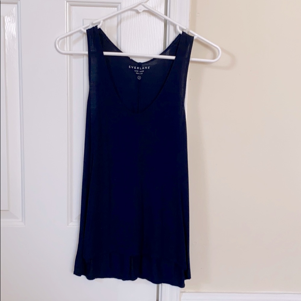 Super soft Everlane tank top - navy! ⭐️⭐️
